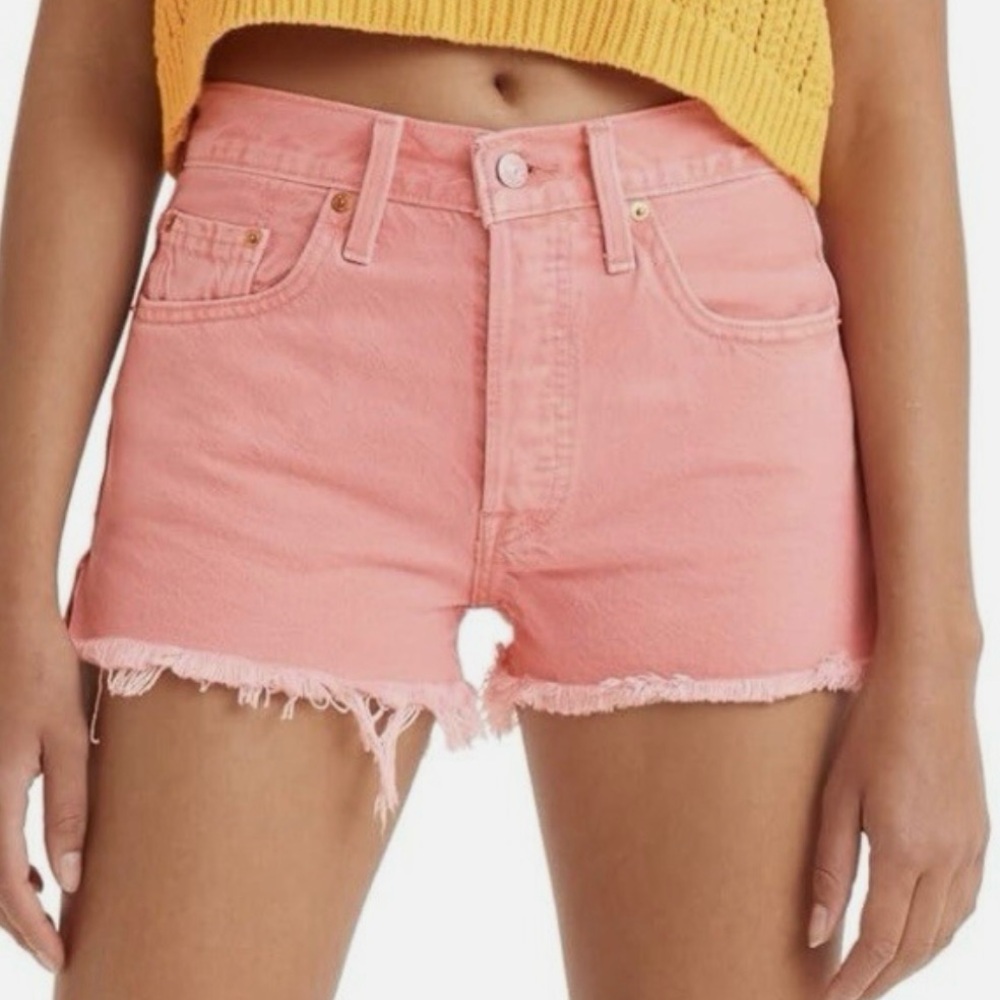 NWT Levi’s Original 501 Pink high waist button fly raw hem denim shirts.Size 32